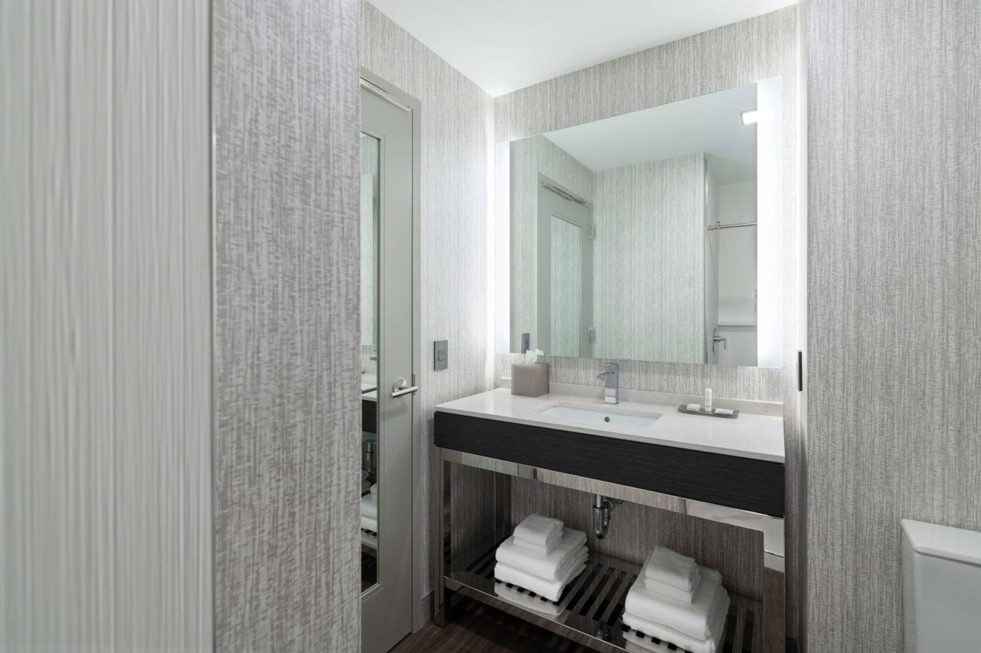 Fairfield By Marriott Inn & Suites Boston เมดฟอร์ด ภายนอก รูปภาพ